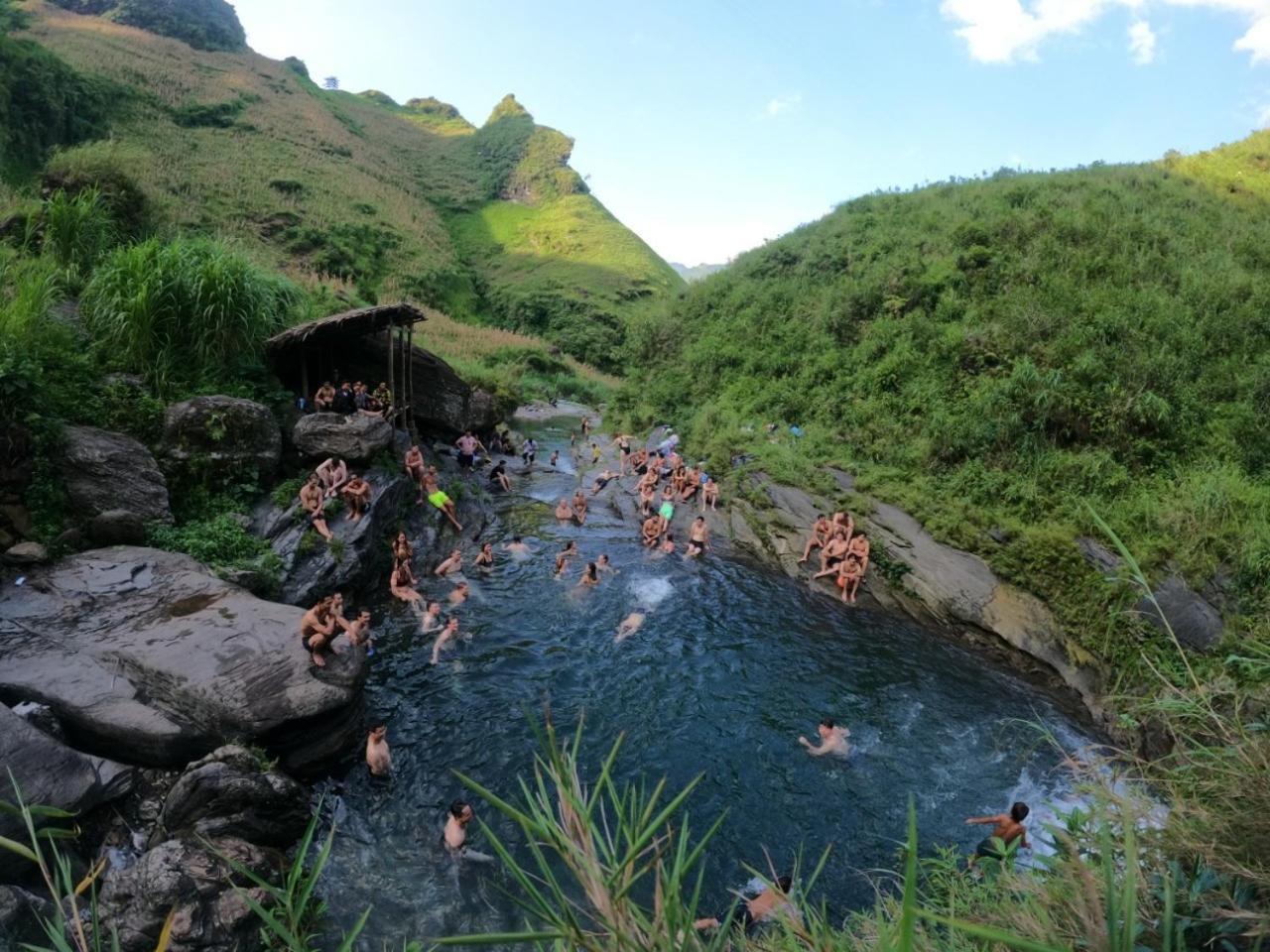 Ha Giang City Hostel ภายนอก รูปภาพ