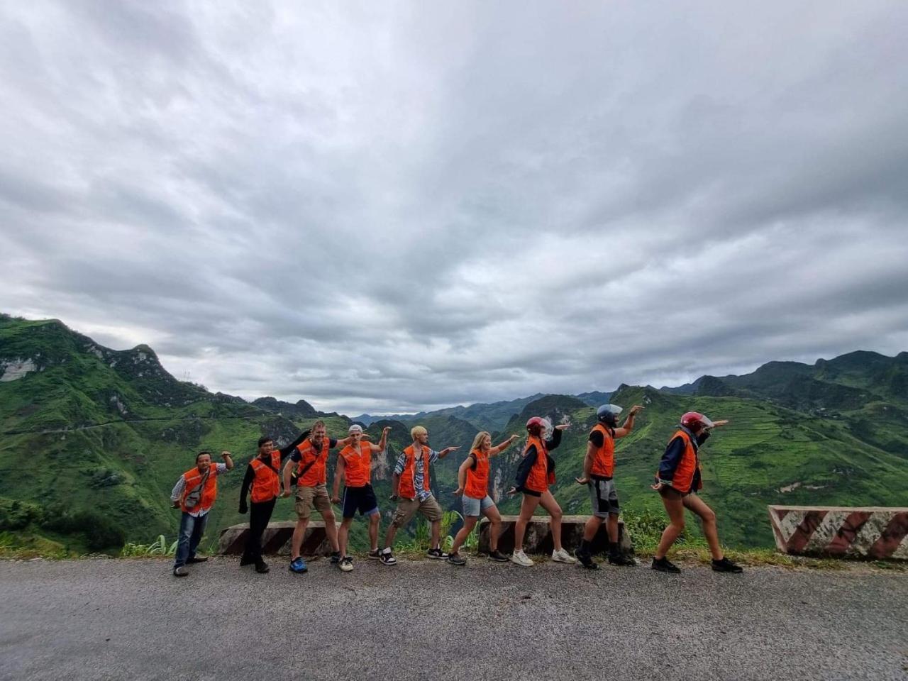 Ha Giang City Hostel ภายนอก รูปภาพ